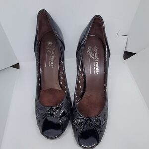 Donald J. Pliner Zazas black cut out shoe 7